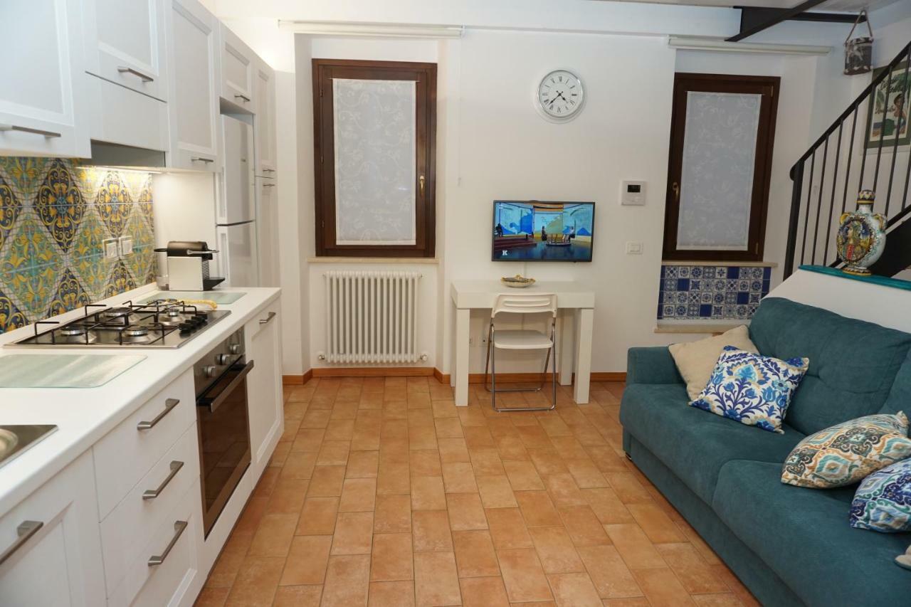 Casa Vacanze Torre Dei Gualtieri San Benedetto del Tronto Exterior foto