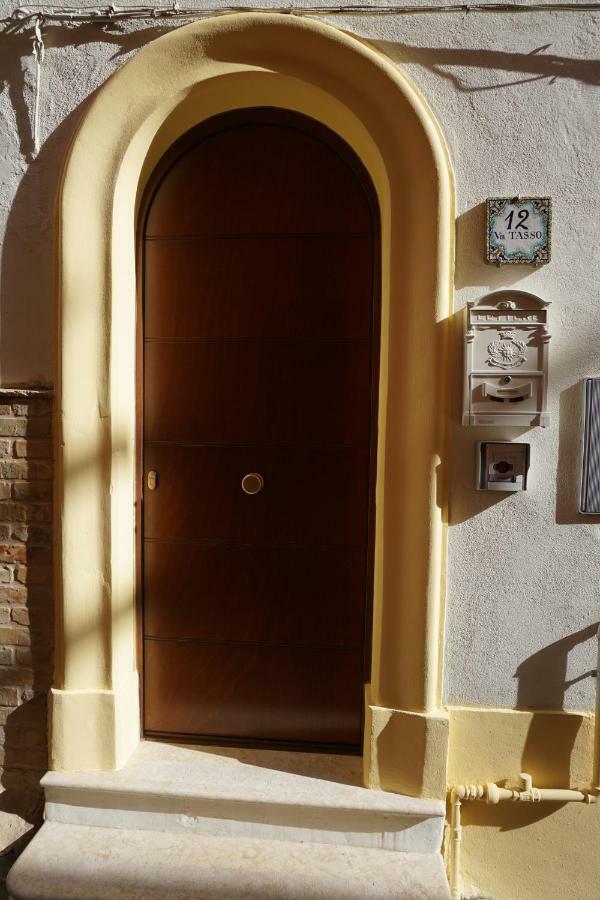 Casa Vacanze Torre Dei Gualtieri San Benedetto del Tronto Exterior foto