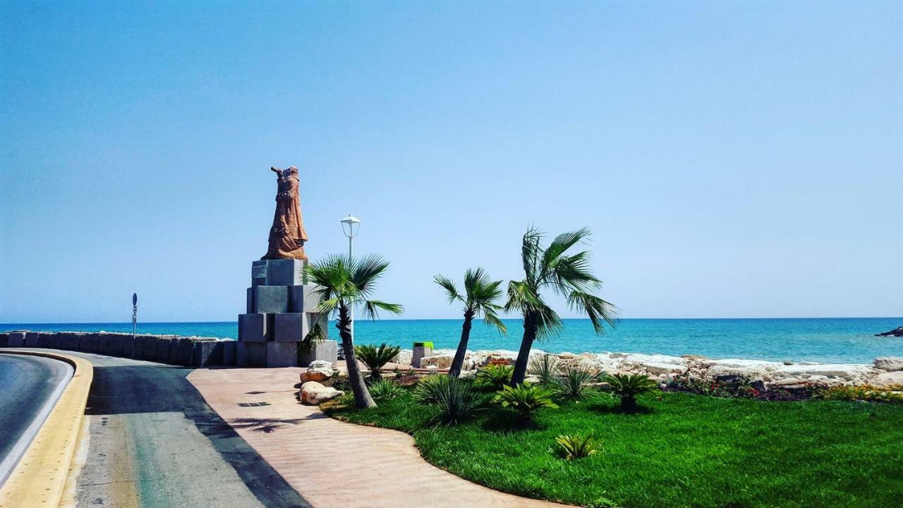 Casa Vacanze Torre Dei Gualtieri San Benedetto del Tronto Exterior foto