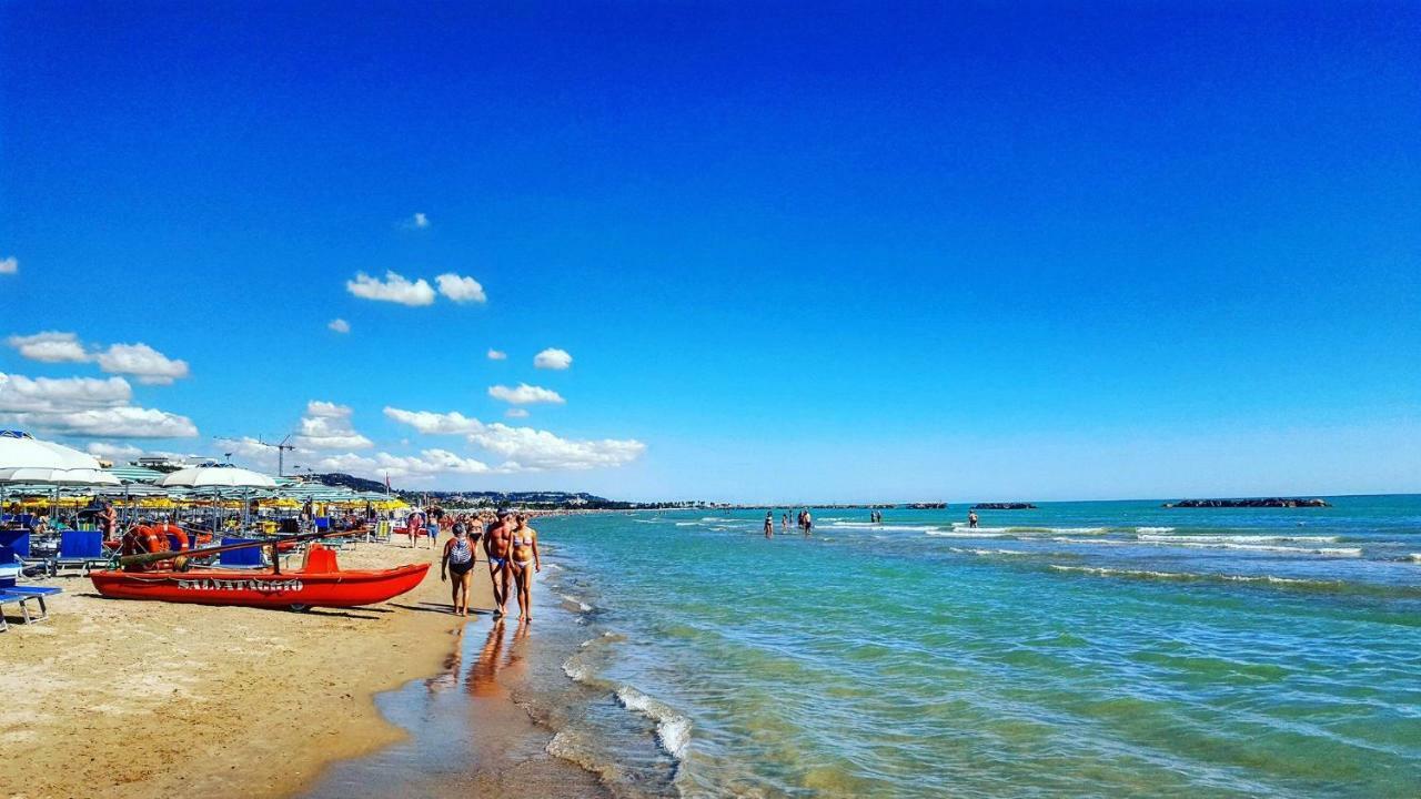 Casa Vacanze Torre Dei Gualtieri San Benedetto del Tronto Exterior foto